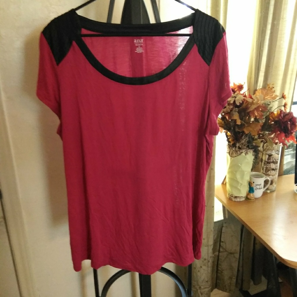 Assorted Women's Top's - Picture 4 of 5